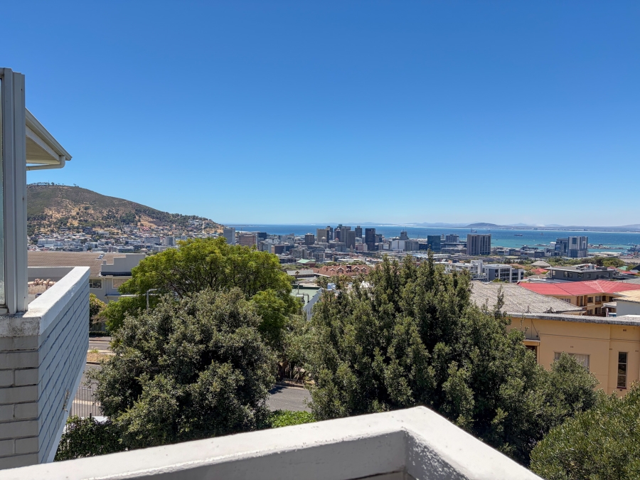 1 Bedroom Property for Sale in Vredehoek Western Cape